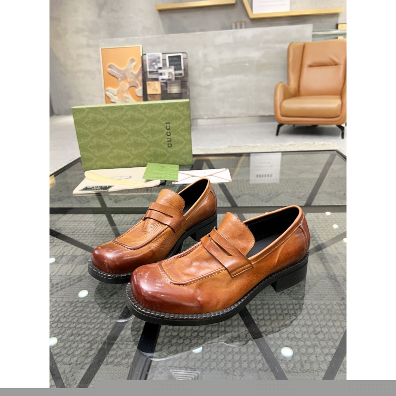 G*u*i leather shoes
